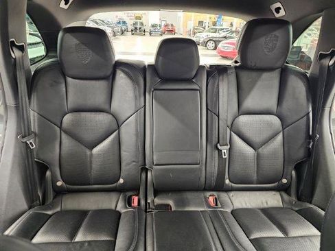 Used 2016 Porsche Cayenne AWD 4dr image 34