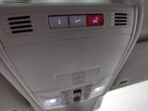 Used 2021 Volkswagen Tiguan SEL image 34