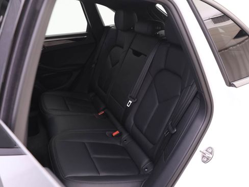 Used 2024 Porsche Macan image 16