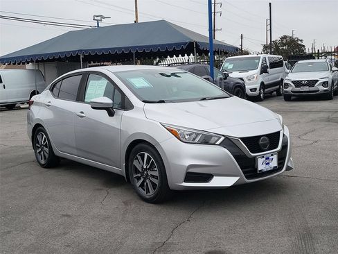 Used 2020 Nissan Versa SV FWD image 25