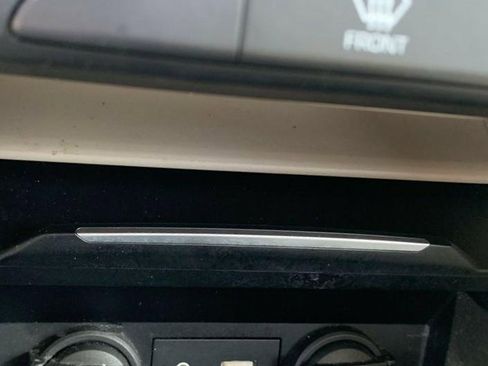 Used 2017 Hyundai Elantra SE image 28