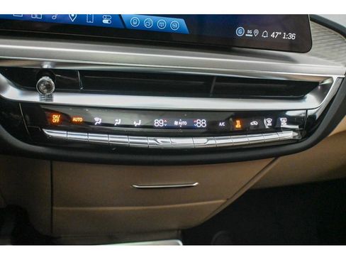 New 2026 Cadillac Lyriq Signature Luxury image 27