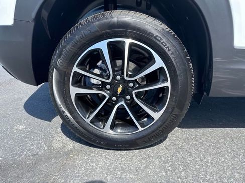 Certified 2025 Chevrolet TrailBlazer LT AWD/4WD image 9