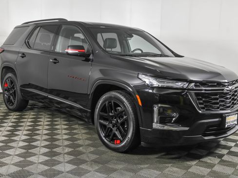 Used 2023 Chevrolet Traverse Premier w/ Redline Edition AWD/4WD image 12
