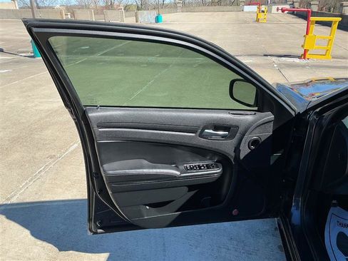 Used 2015 Chrysler 300 S image 21