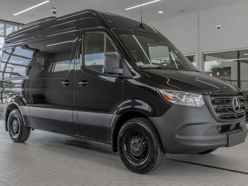 New 2025 Mercedes-Benz Sprinter 2500 image 12