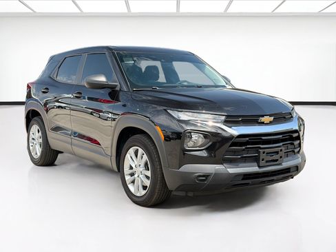 Used 2021 Chevrolet TrailBlazer LS FWD image 3