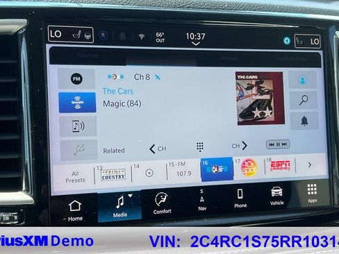Used 2024 Chrysler Pacifica Limited FWD image 39