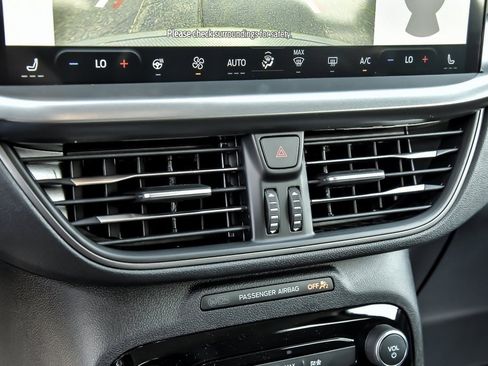 Used 2024 Ford Escape SE image 37