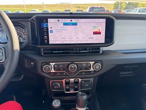 New 2025 Jeep Gladiator Sport image 4