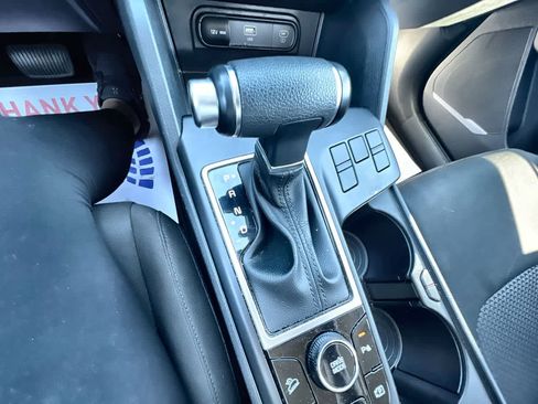 Used 2024 Kia Sportage LX image 15