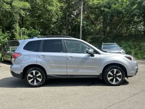 Used 2018 Subaru Forester 2.5i Limited AWD/4WD image 3