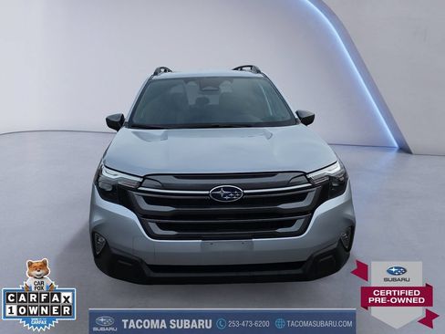 Used 2025 Subaru Forester Premium AWD/4WD image 8