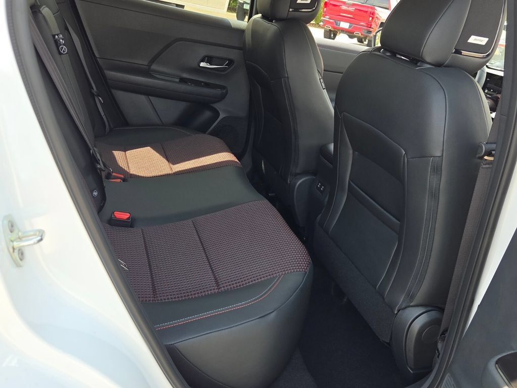 New 2027 Nissan Kicks SR w/ SR Premium Package FWD image 14