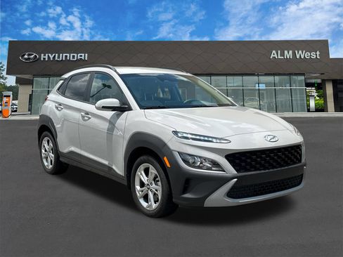 Used 2023 Hyundai Kona SEL w/ Cargo Package AWD/4WD image 3