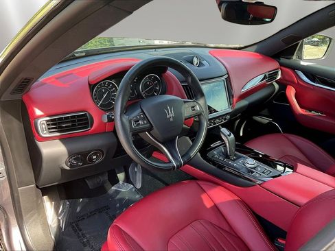 Used 2023 Maserati Levante GT AWD/4WD image 17
