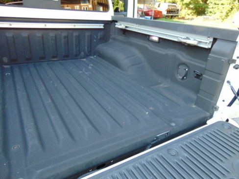 Used 2022 Nissan Frontier SV AWD/4WD image 15