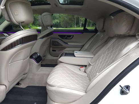 Used 2021 Mercedes-Benz S 580 4MATIC Sedan w/ AMG Line image 15