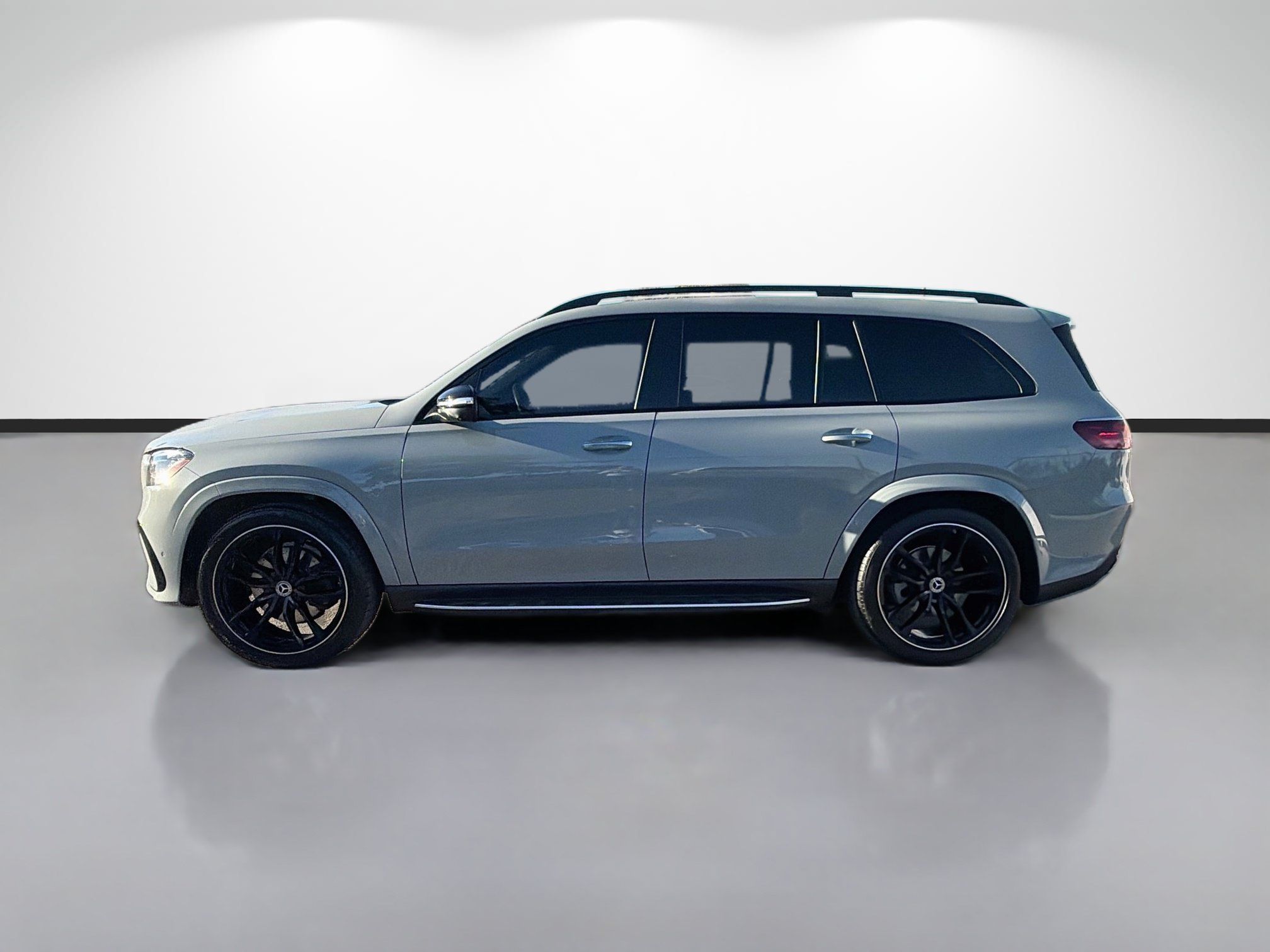 Used 2024 Mercedes-Benz GLS 580 4MATIC image 6