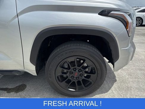 Used 2022 Toyota Tundra SR5 w/ SR5 Convenience Package image 19