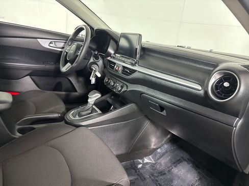 Used 2023 Kia Forte LXS image 28