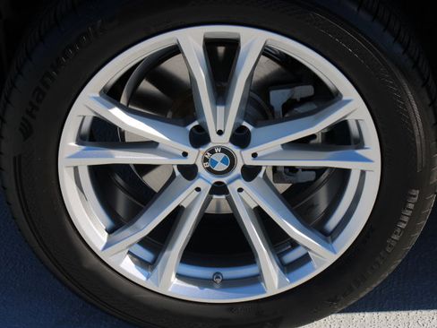 Used 2025 BMW X3 xDrive30i w/ Premium Package image 9