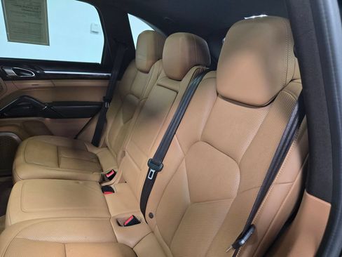 Used 2017 Porsche Cayenne S AWD/4WD image 33