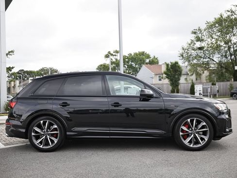 Certified 2023 Audi SQ7 Premium Plus w/ Black Optic Package AWD/4WD image 4