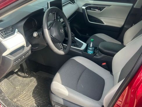 Used 2025 Toyota RAV4 XLE w/ Convenience Package image 14