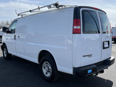Used 2015 Chevrolet Express 2500 image 7
