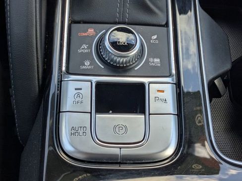 Certified 2024 Kia Telluride EX w/ EX Captain's Chair Package AWD/4WD image 30