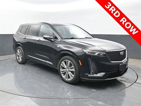 Used 2024 Cadillac XT6 Premium Luxury image 2