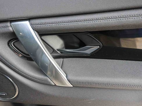 Used 2025 Land Rover Discovery Sport S image 20