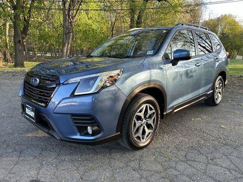 Certified 2023 Subaru Forester Premium AWD/4WD image 4