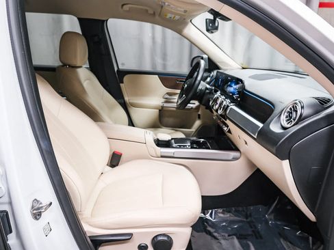 Used 2022 Mercedes-Benz GLB 250 4MATIC image 22