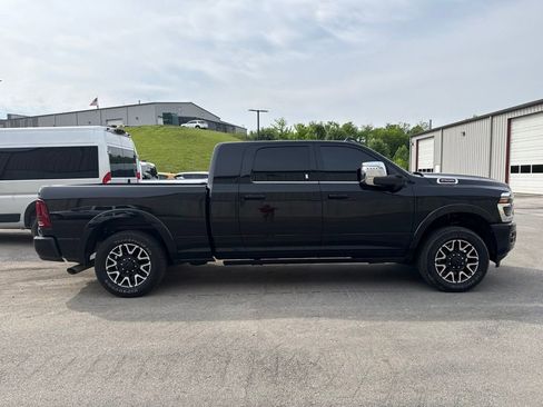 Used 2025 RAM 2500 Limited AWD/4WD image 6