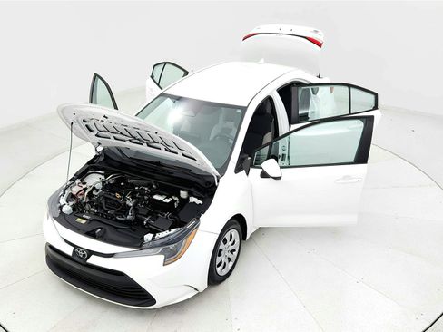 Used 2023 Toyota Corolla LE image 21