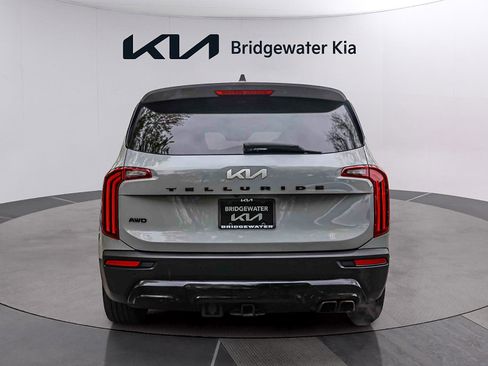 Certified 2022 Kia Telluride EX w/ EX Premium Package AWD/4WD image 3