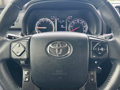 Used 2020 Toyota 4Runner TRD Off-Road Premium AWD/4WD image 26