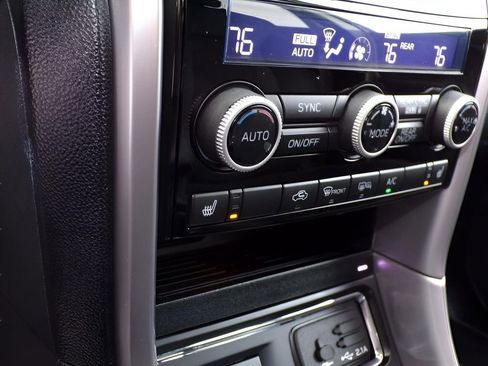 Used 2022 Subaru Ascent Premium w/ Convenience Package image 22