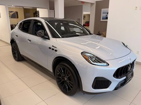 Used 2025 Maserati Grecale Modena AWD/4WD image 4