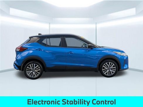 Used 2023 Nissan Kicks SV FWD image 9