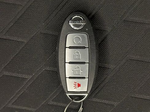 Used 2021 Nissan Kicks SV image 16