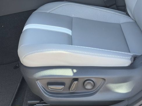 New 2026 Toyota Camry Hybrid FWD image 17