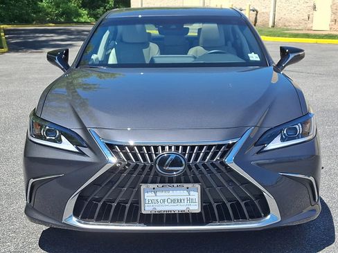 Certified 2025 Lexus ES 350 w/ Premium Package FWD image 2