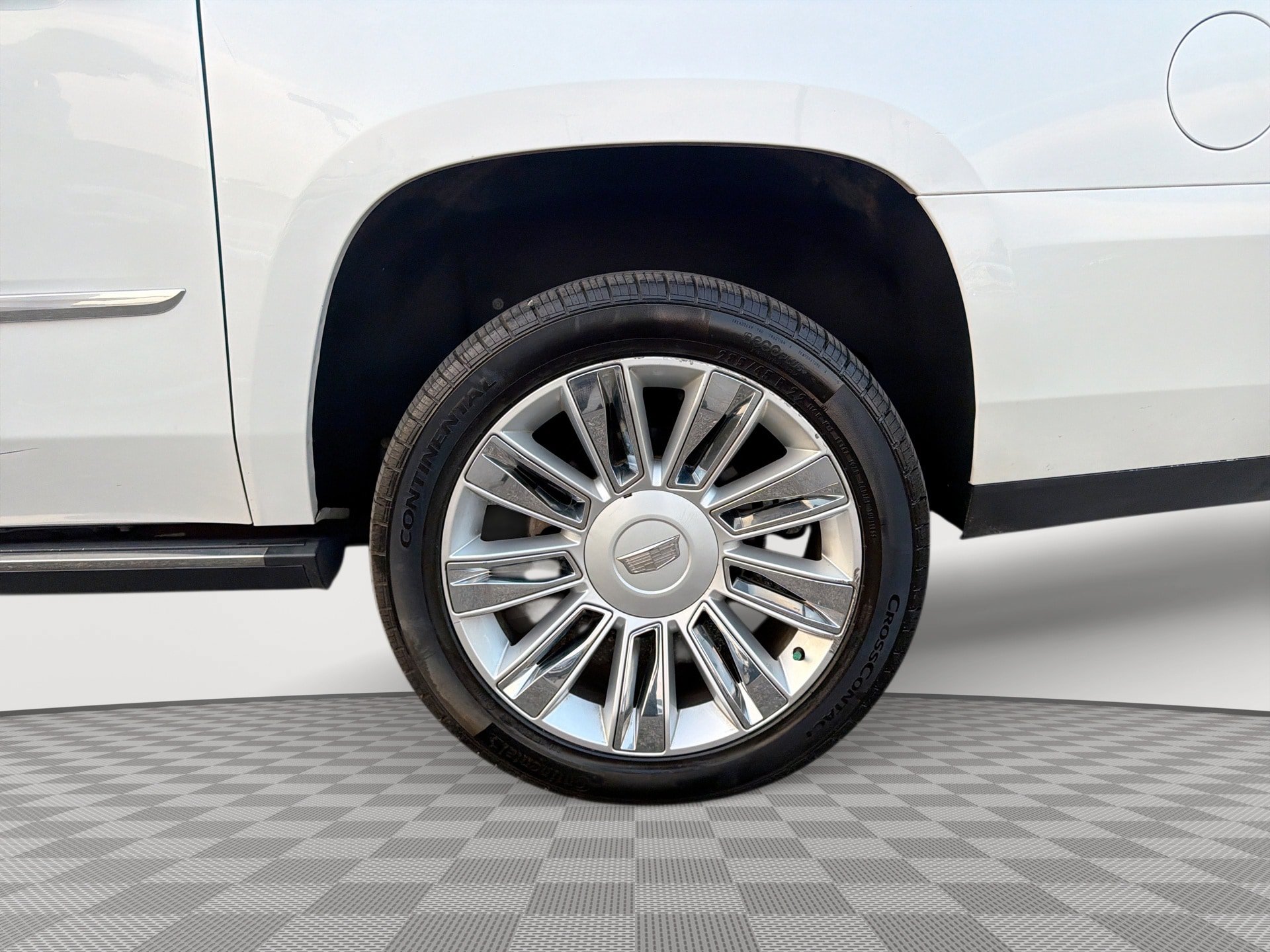 Used 2017 Cadillac Escalade ESV Platinum AWD/4WD image 28