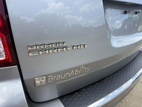Used 2015 Dodge Grand Caravan SE w/ Quick Order Package 29E SE FWD image 10