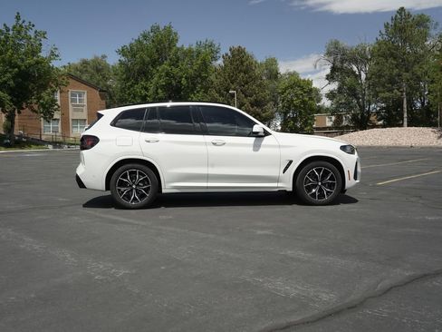 Used 2024 BMW X3 xDrive30i w/ Premium Package w/ZPA AWD/4WD image 4