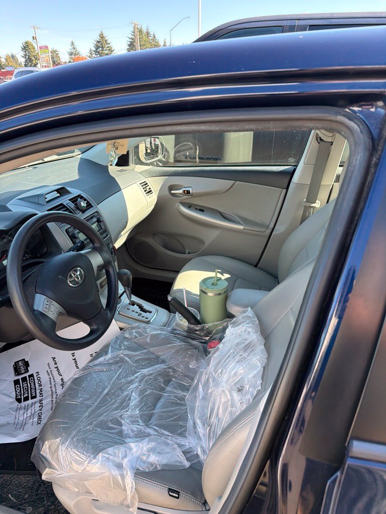 Used 2012 Toyota Corolla LE FWD image 9