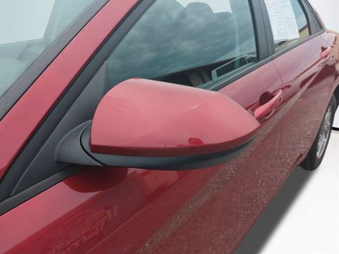 Used 2024 Hyundai Elantra SE FWD image 12
